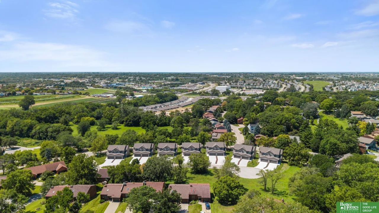 7102 N 79th Court