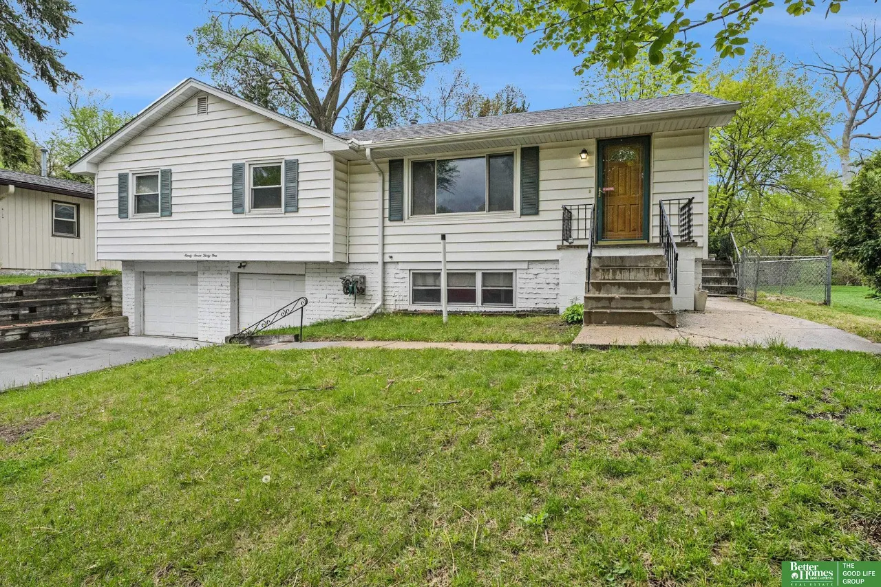 9731 Nina Street, Omaha, NE 68124
