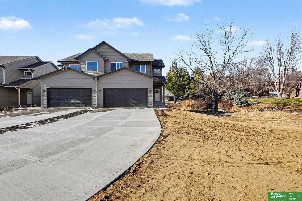 7166 N 79th Court