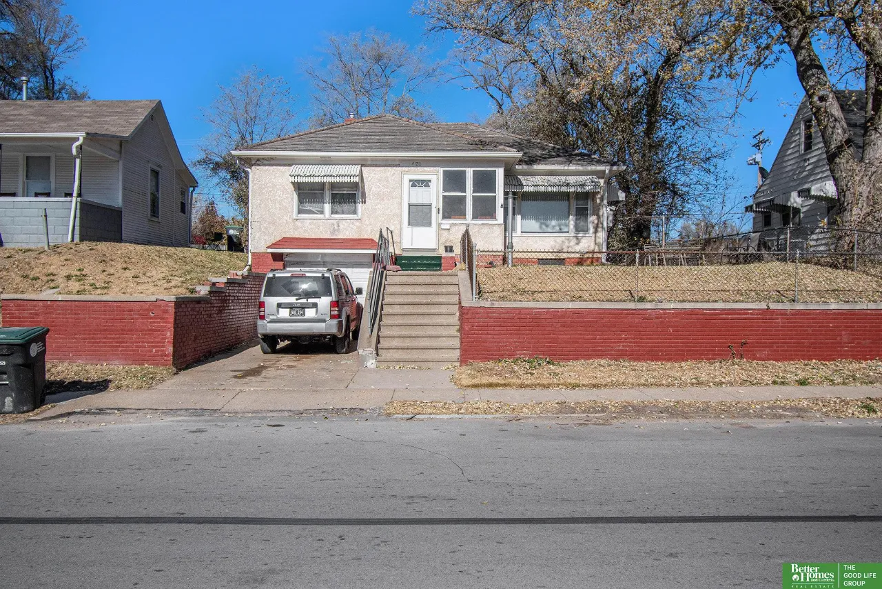 4120 Grand Avenue, Omaha, NE 68111